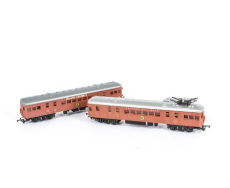 Tri-ang Australian built 00 Gauge Sydney Suburban Dummy Trailer and centre coach, both in lighter shade of orange, Dummy with