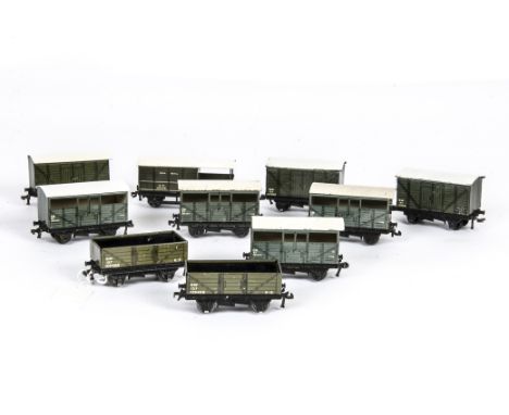 Hornby-Dublo 00 Gauge 3-Rail Post-war GWR Wagons and Vans, comprising Cattle trucks (4), Vans (3), open trucks (2) and Guards