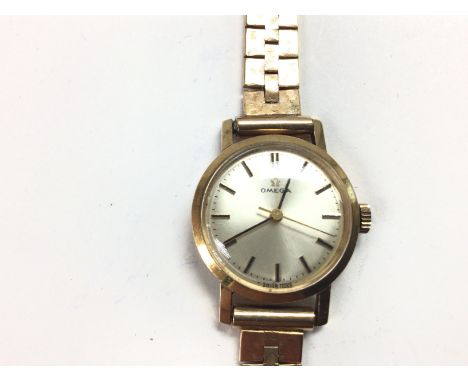 A 9ct ladies vintage Omega watch. Winds and runs. 23g 24mm case including crown. No box or papers