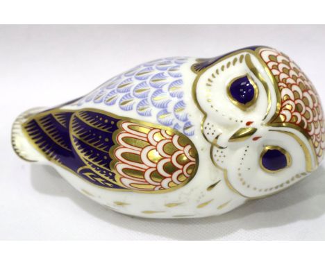 Royal Crown Derby Owl, with gold stopper, H: 13 cm. No cracks, chips or visible restoration. P&amp;P Group 1 (£14+VAT for the