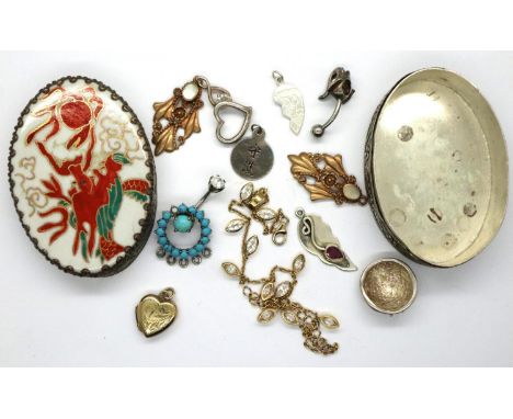 White metal enamel covered pot with mixed jewellery contents. P&amp;P Group 1 (£14+VAT for the first lot and £1+VAT for subse