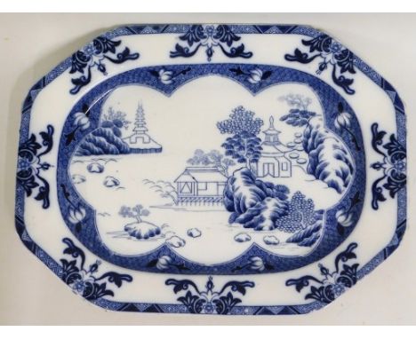 A large Spode meat dish with chinoiserie scene, 19.375in wide x 14.5in deep