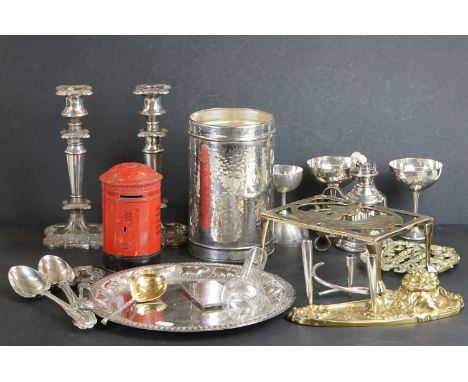 A box of mixed collectables to include silver plated candlesticks, brass trivet, brass art nouveau inkwell, money box...etc. 