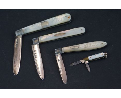 A collection of four sterling silver and mother of pearl fruit knives.