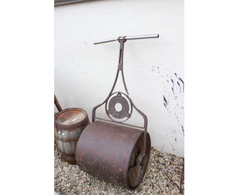 A large early 20th century cast iron garden roller. 