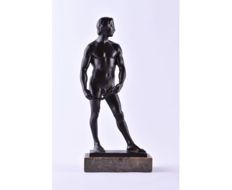 Emil HUB (1876-1954) "David mit Bandschleuder"Skulptur- Bronze, H: 33 cm,seitlich an der Plinthe signiert