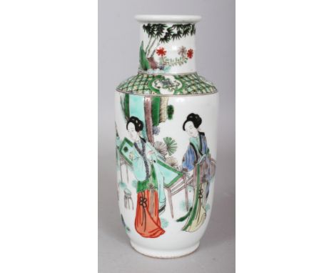 A GOOD QUALITY 19TH CENTURY CHINESE FAMILLE VERTE PORCELAIN ROULEAU VASE, painted with a scene of two ladies and a boy in a f