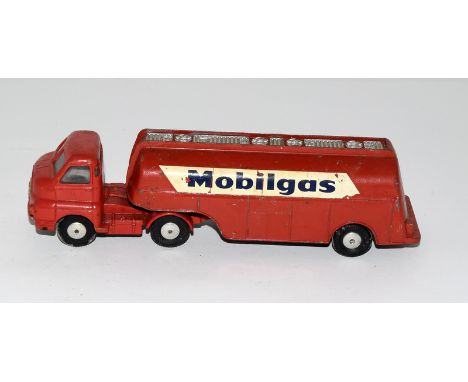 Corgi Major Toy. Bedford Tractor with Mobil gas Tank Trailer