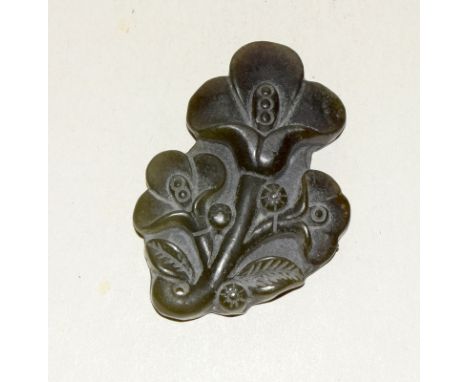 Jade tablet in the form of a necklace