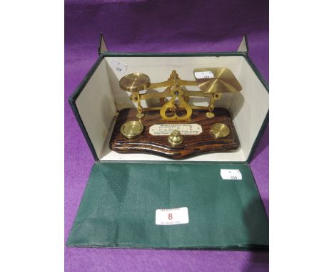 A set of post office letter balance scales with caseVERY GOOD CONDITION, WITH WEIGHTS IN ORIGNAL BOX