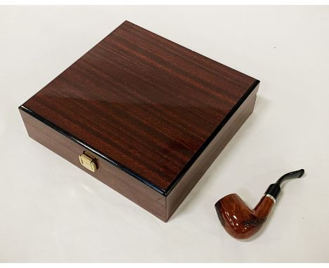 MAHOGANY GENTILE HUMIDOR &amp; PIPE