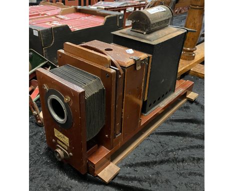 VINTAGE IMPERIAL BELLOWS SLIDE PROJECTOR