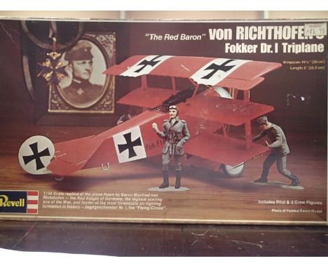 Revell 1/28 scale Fokker DR1 triplane with pilot and two crew figures, appears complete, unchecked. UK P&amp;P Group 1 (£16+V