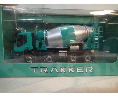 Eligor Trakker 115216, 1/43 scale Iveco Hi Land Euro 6, 2014 with mixer, limited edition 650, as new, mint, boxed. UK P&amp;P