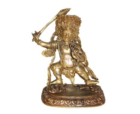 Hayagriva.: sinotibetische Bronze, 19.Jh. Die zornvolle Gottheit mit Schwert flammender Haube, auf zwei gestalten stehend. Ha