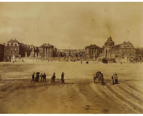 Sammlung: von 8 s/w Photographien aus Versailles, Paris, Nizza, Mühlau u. Ulm um 1900. Überwieg. Qu.4°. Tls. mit einbelichtet