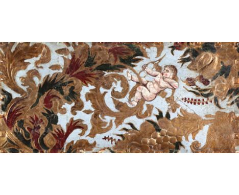 Goldledertapete.: 5 Einzelteile einer Goldledertapete. Nördliche Niederlande 1650-1670. Blattmetall und polychrome Bemalung a