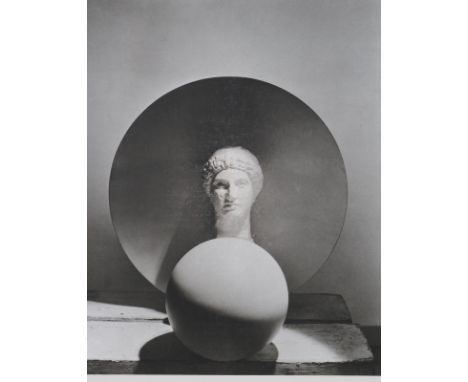 Aktphotographie.: Sammlung von 11 Werken, vorwiegend Aktphotographie.  ╔Vorhanden: Mapplethorpe,R. u. Danto,A.╗ Mapplethorpe.
