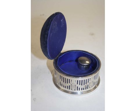 A Edward VII silver mounted pin cushion, Chester 1901, 9cm dia. together with a silver patch box (2)