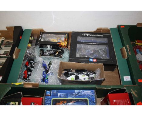 A collection of diecast and other scale models to include Universal Hobbies 1.12 scale model of a Honda RC30 Minichamps 1.2 s