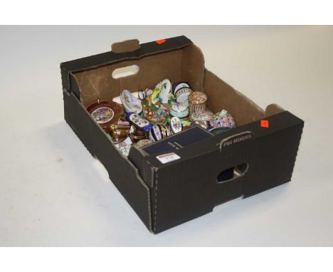 A box of porcelain and enamel patch and trinket boxes, to include Staffordshire and Halcyon Days 