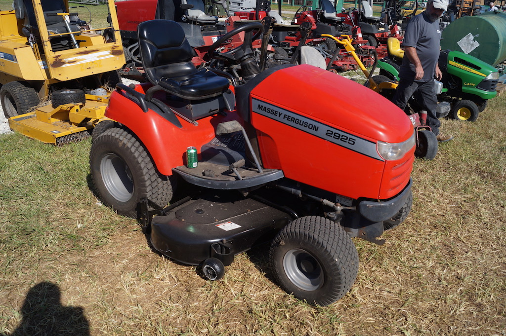 Massey Ferguson 2925 54in Riding Lawn Mower Runs 0791 Hours 