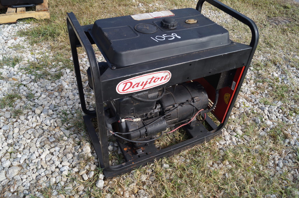 Dayton 8HP 4,000 Watt Gas Generator S/N 1145500 Briggs and Stratton