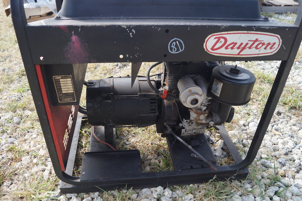 Dayton 8HP 4,000 Watt Gas Generator S/N 1145500 Briggs and Stratton