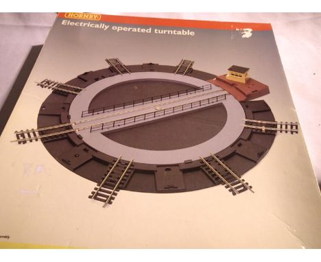 OO scale: Hornby R070 electrically operated turntable, appears all complete in excellent condition, box with wear. P&amp;P Gr