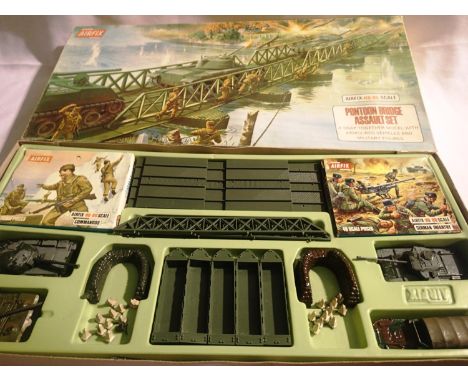 Airfix 1/72 scale Pontoon Bridge Assault set, some contents painted, appears complete, unchecked. P&amp;P Group 1 (£14+VAT fo