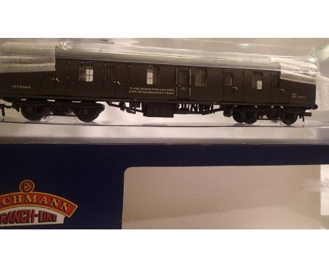 Bachmann 39-186 BR MK1, full brake coach, Departmental olive green, weathered, near mint, storage wear to box. P&amp;P Group 