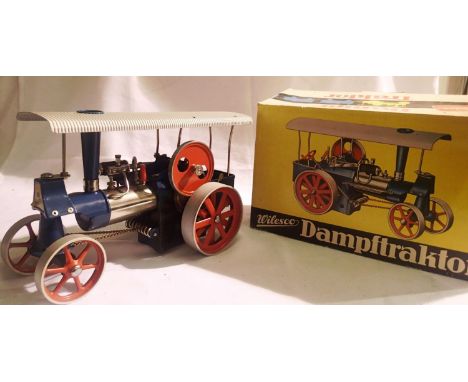 Wilesco traction engine blue/red in very good to excellent condition appears very little use, complete with burner, funnel, i