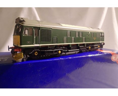 O gauge Heljan 2551 class 25 with sound green Late Crest un-numbered in excellent condition, fitted E.S.U LOK sound XL5 decod