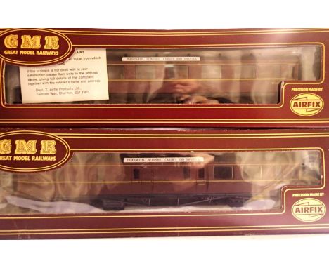 OO scale: x2 Airfix Centenary coaches, composite and brake/3rd, both in very good - excellent condition, wear to boxes. P&amp