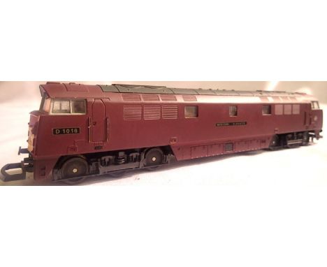 OO scale Lima Western Gladiator, maroon, D1016 in very good condition, missing coupling hooks, unboxed and buffer. P&amp;P Gr