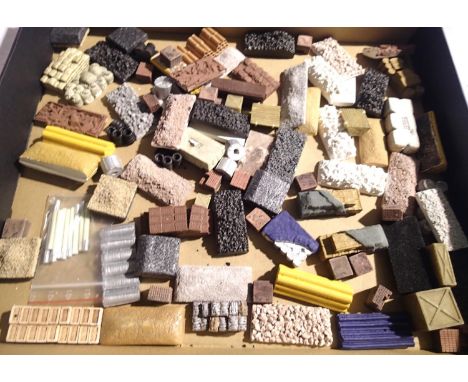 OO scale quantity of wagon loads, mostly ore, coal, sacks, pipes etc. P&amp;P Group 1 (£14+VAT for the first lot and £1+VAT f