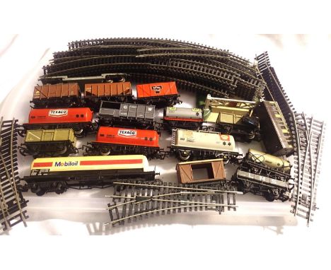 OO scale selection of fifteen wagons, various types and makes plus three Hornby points and twenty four pieces of track. P&amp