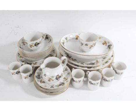 Extensive Royal Doulton Larchmont pattern part dinner, tea and coffee service (qty)