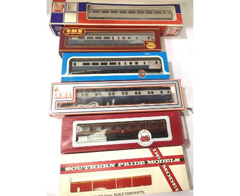 Southern Pride kit for 00 scale BR MK1 travelling Post Office brake storage, appears complete but unchecked plus five other c