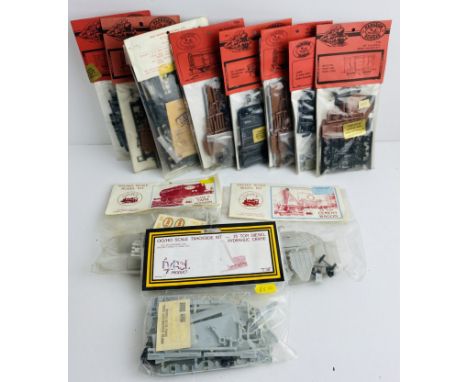 11x Assorted OO Gauge 4mm Scale Wagons Kits, Various Manufacturers &amp; Models, All Sealed in Packets  - P&amp;P Group 1 (£1