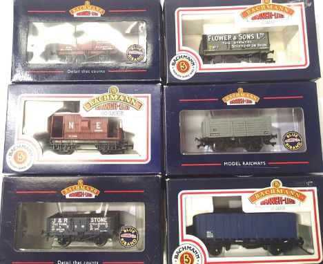 Six assorted Bachmann wagons, mostly in excellent condition, boxed. P&amp;P Group 1 (£14+VAT for the first lot and £1+VAT for