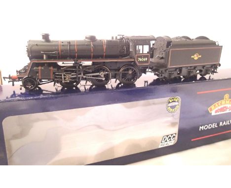 Bachmann 32-951 class 4MT 2.6.0 and tender 76069, Black Late Crest, in near mint condition, boxed. P&amp;P Group 1 (£14+VAT f