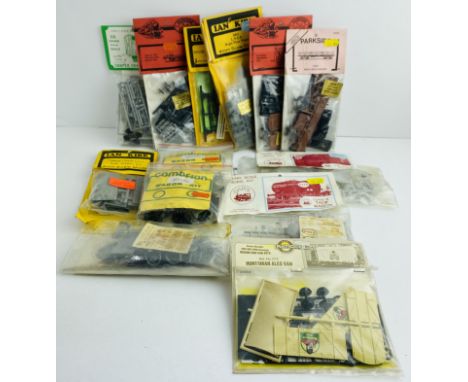 13x Assorted OO Gauge 4mm Scale Wagons Kits, Various Manufacturers &amp; Models, All Sealed in Packets  - P&amp;P Group 1 (£1