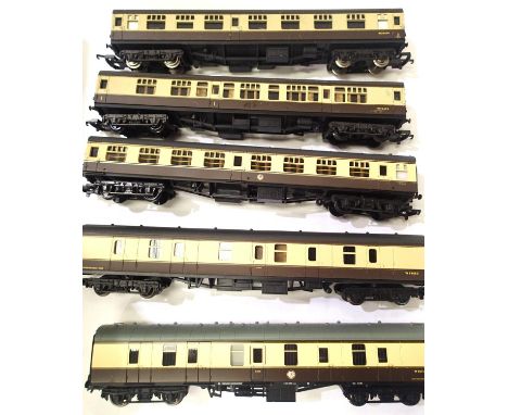Five BR chocolate/cream coaches, Lima, Bachmann, Mainline in very good condition, unboxed. P&amp;P Group 2 (£18+VAT for the f