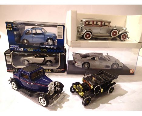 Six assorted approximately 1:24 scale, cars, various makes. Excellent condition, boxed. P&amp;P Group 2 (£18+VAT for the firs