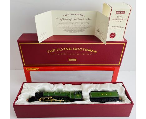 Hornby R2146 LNER 4-6-2 'Flying Scotsman' Gold Millenium Edition Loco - As New with All Packaging etc  P&amp;P Group 1 (£14+V