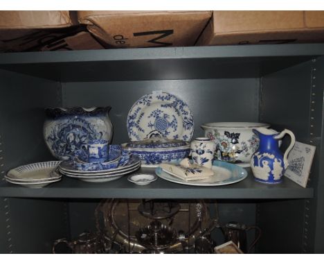 A selection of blue and white wear ceramics including Copland Spode bowls and cup
