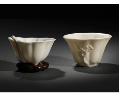 DEUX COUPES EN PORCELAINE BLANC DE CHINEEpoque Kangxi (1662-1722)TWO BLANC DE CHINE VESSELSKangxi (1662-1722)The first a liba