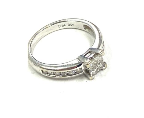 18ct white gold and diamond ring, approximate 0.5 carat 