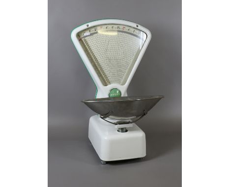 A set of vintage Avery grocer's scales. 